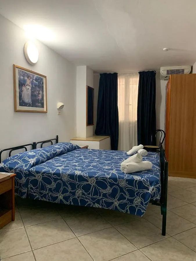 Hotel Villa Isola Римини Италия
