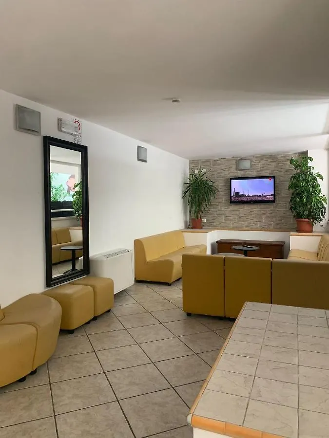 Hotel Villa Isola Rimini 2*,