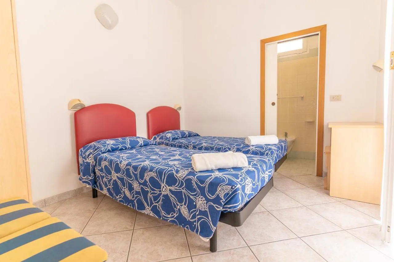 Hotel Villa Isola Rimini 2*,